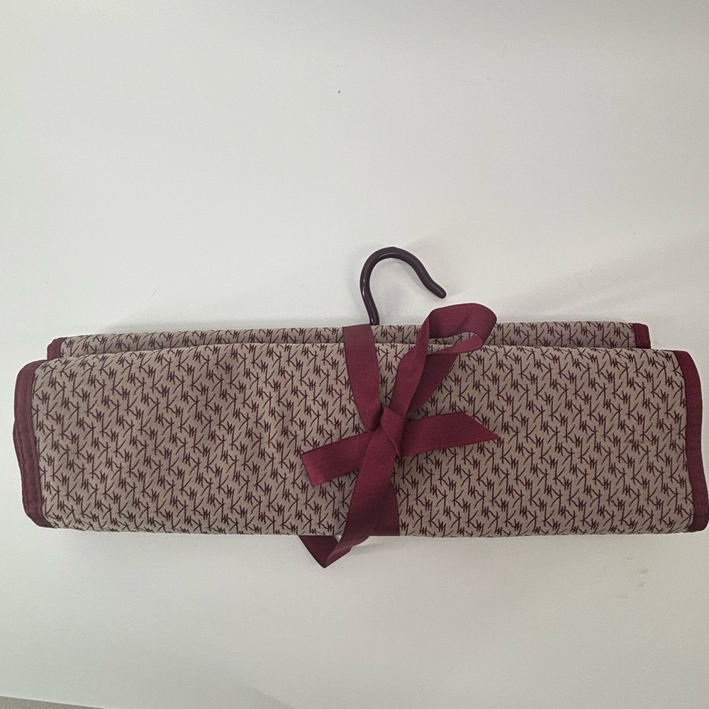 1980 Mary Kay vintage hanging cosmetic bag classic MK logo print roll up style